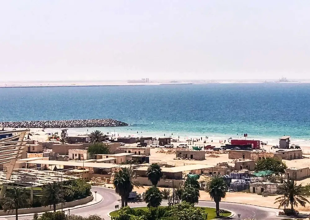 Шарджа: Al Khan Corniche Road Deluxe - 1 Br Apts