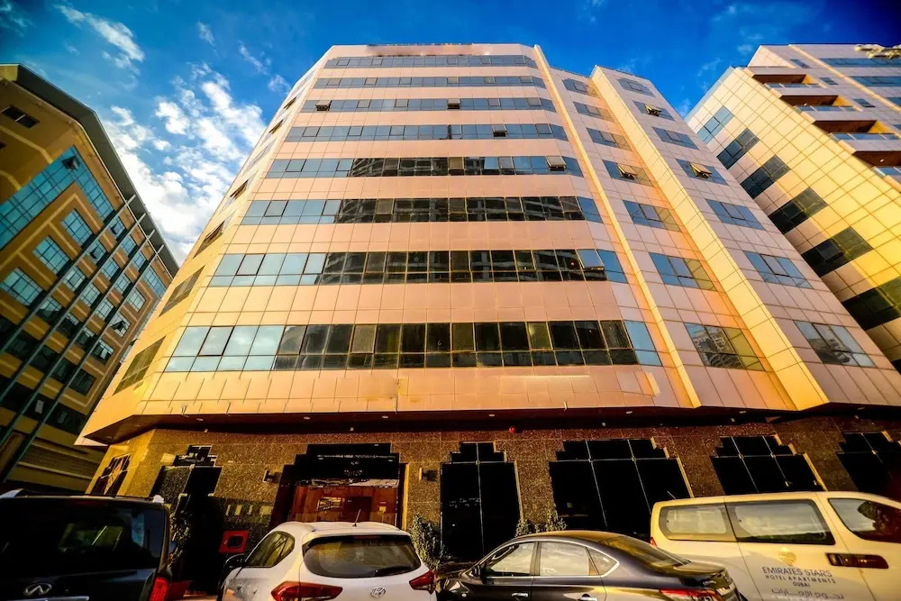 Шарджа: Al Khan Corniche Road Deluxe - 1 Br Apts