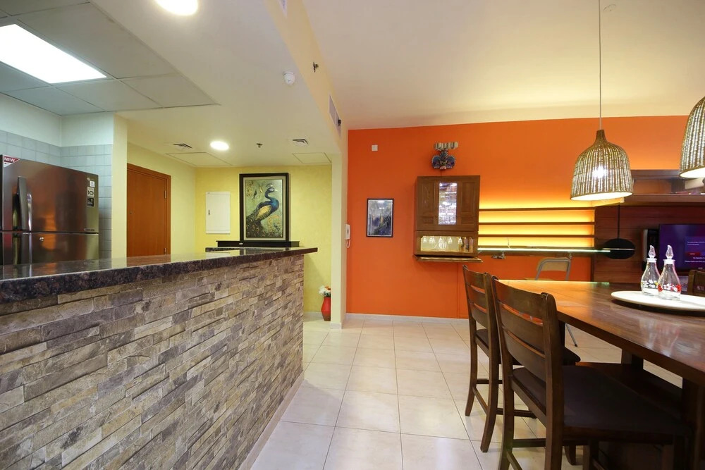 Дубай: Signature Holiday Home- Skycourt Tower F