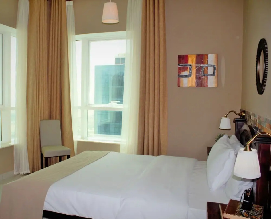Дубай: A C Pearl Holiday Homes - Marina Stunning View on 55th Floor