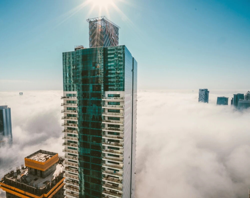 Дубай: A C Pearl Holiday Homes - Marina Stunning View on 55th Floor