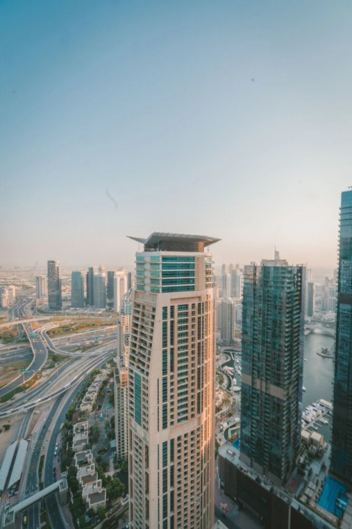 Дубай: A C Pearl Holiday Homes - Marina Stunning View on 55th Floor