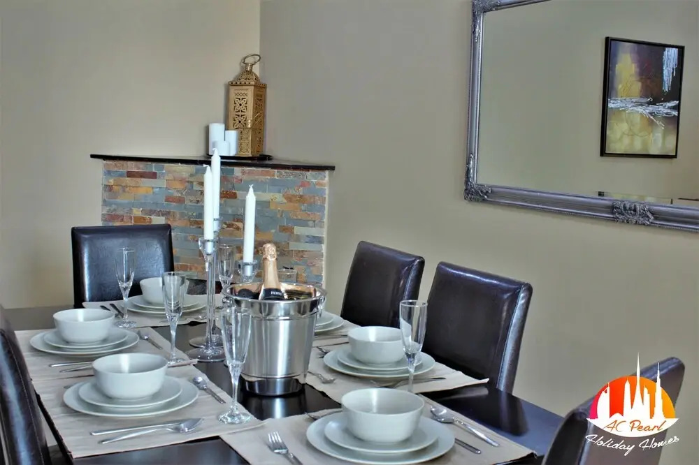Дубай: A C Pearl Holiday Homes - Marina Stunning View on 55th Floor