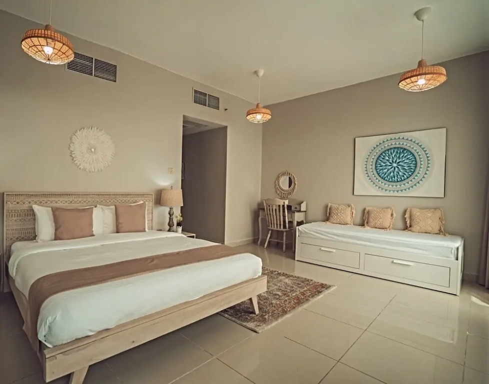 Дубай: A C Pearl Holiday Homes - Bohemian Style on 58th Floor