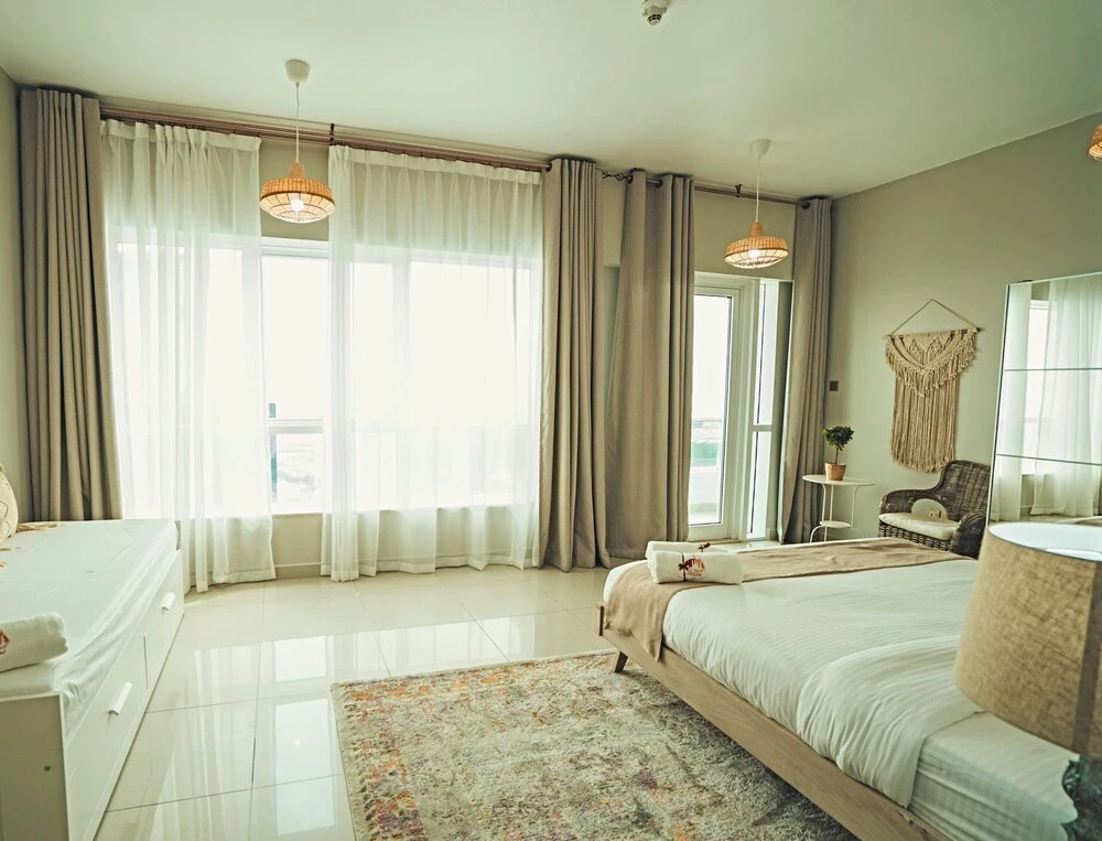 Дубай: A C Pearl Holiday Homes - Bohemian Style on 58th Floor