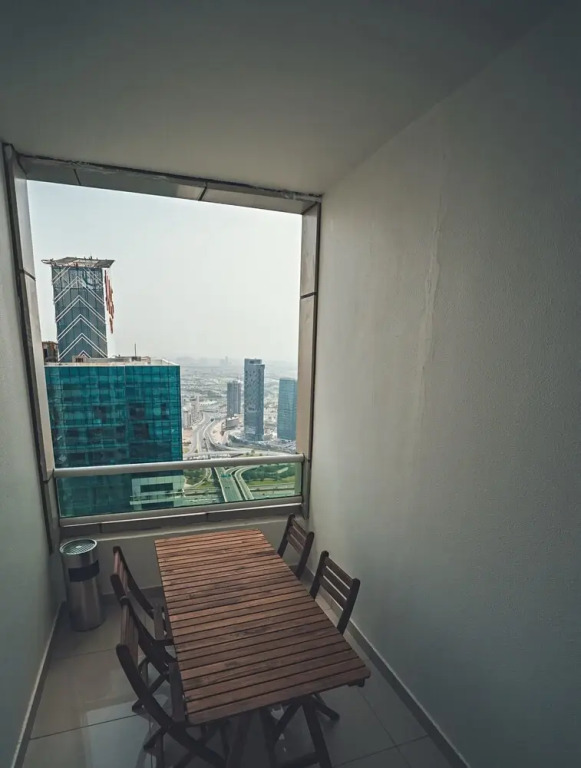 Дубай: A C Pearl Holiday Homes - Bohemian Style on 58th Floor