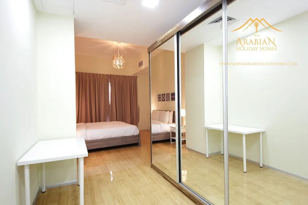 Дубай: New Arabian Holiday Homes Jvc Villa