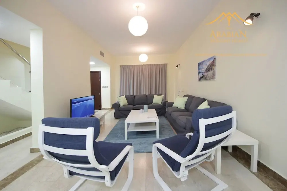 Дубай: New Arabian Holiday Homes Jvc Villa