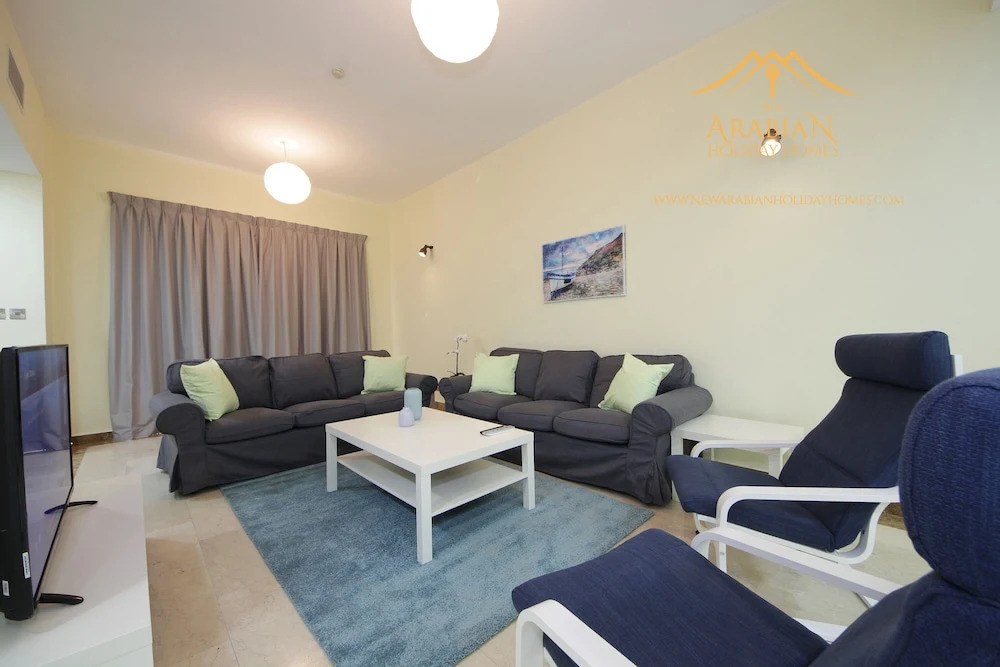 Дубай: New Arabian Holiday Homes Jvc Villa