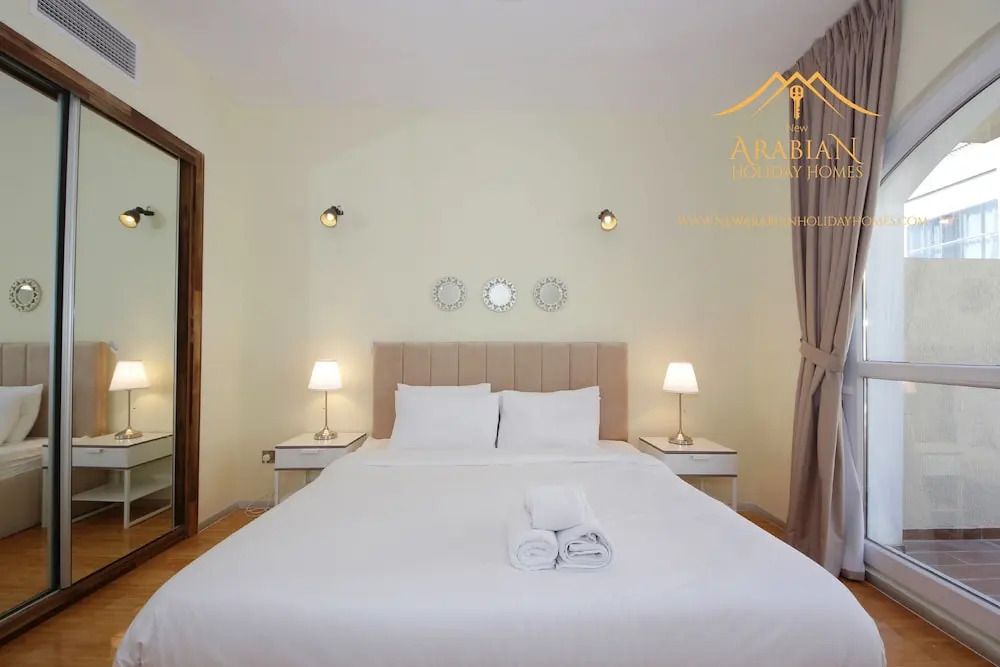 Дубай: New Arabian Holiday Homes Jvc Villa