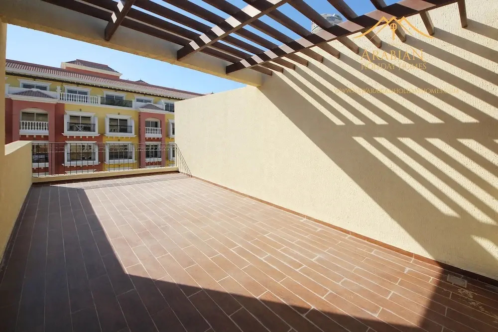 Дубай: New Arabian Holiday Homes Jvc Villa