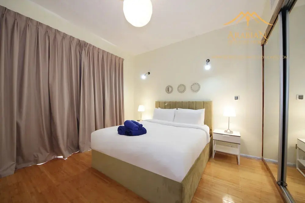 Дубай: New Arabian Holiday Homes Jvc Villa