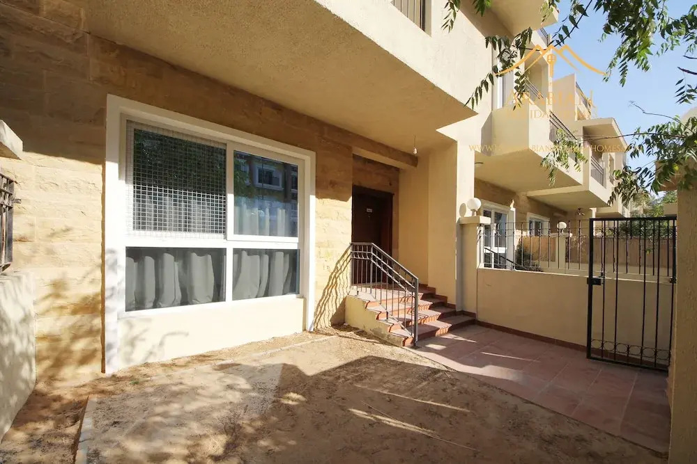 Дубай: New Arabian Holiday Homes Jvc Villa