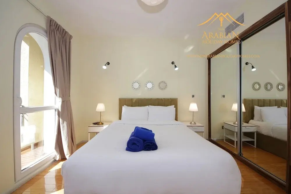 Дубай: New Arabian Holiday Homes Jvc Villa