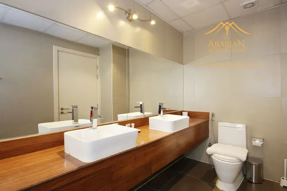 Дубай: New Arabian Holiday Homes Jvc Villa