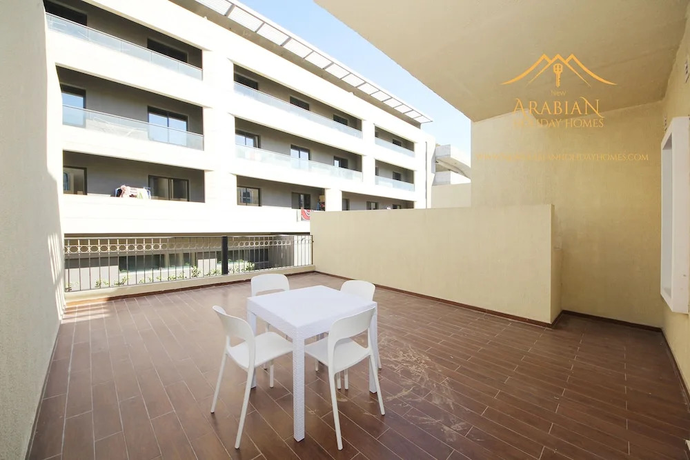 Дубай: New Arabian Holiday Homes Jvc Villa