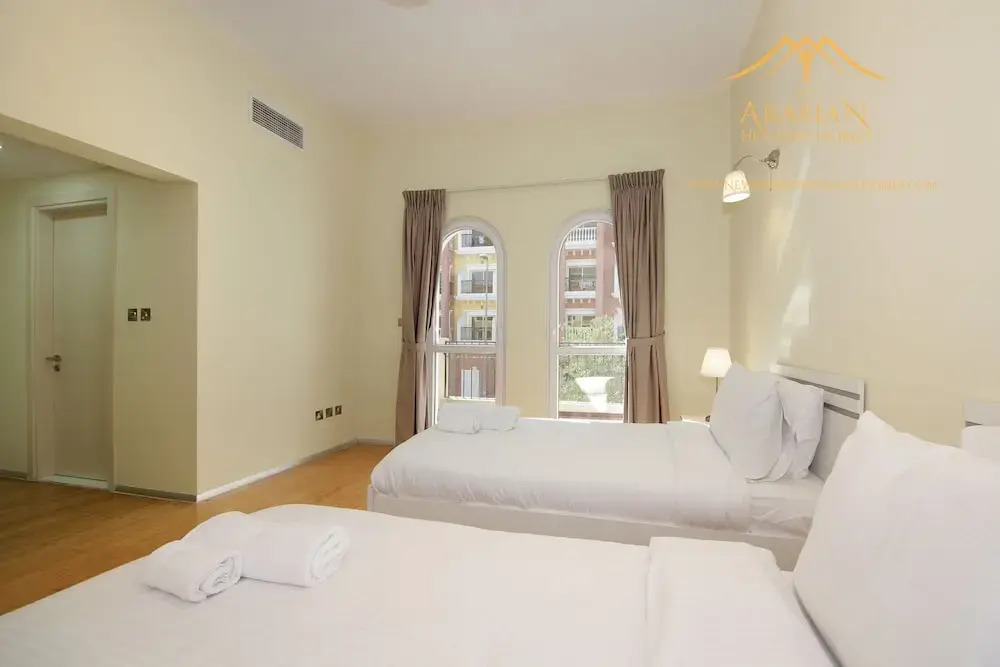 Дубай: New Arabian Holiday Homes Jvc Villa