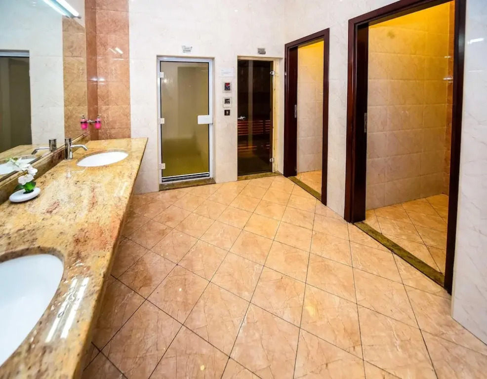 Exquisite Suite Minutes Away From Al Mamzar Beach 1 Bedroom Apts — фото 4