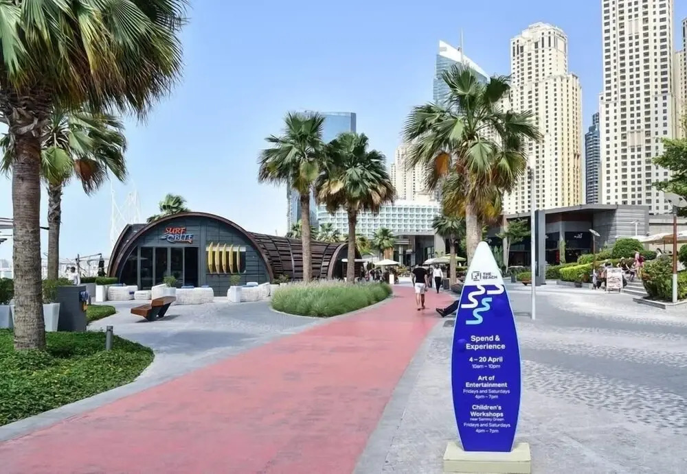 Дубай: Frank Porter Bay Central 2