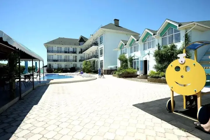 Заозерное: Villa Kristina