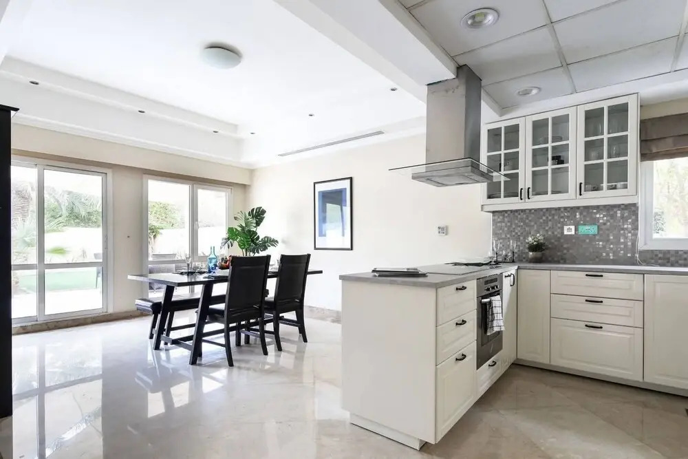 Дубай: Grand Villa w/ Private Pool in Meadows - Sleeps 10