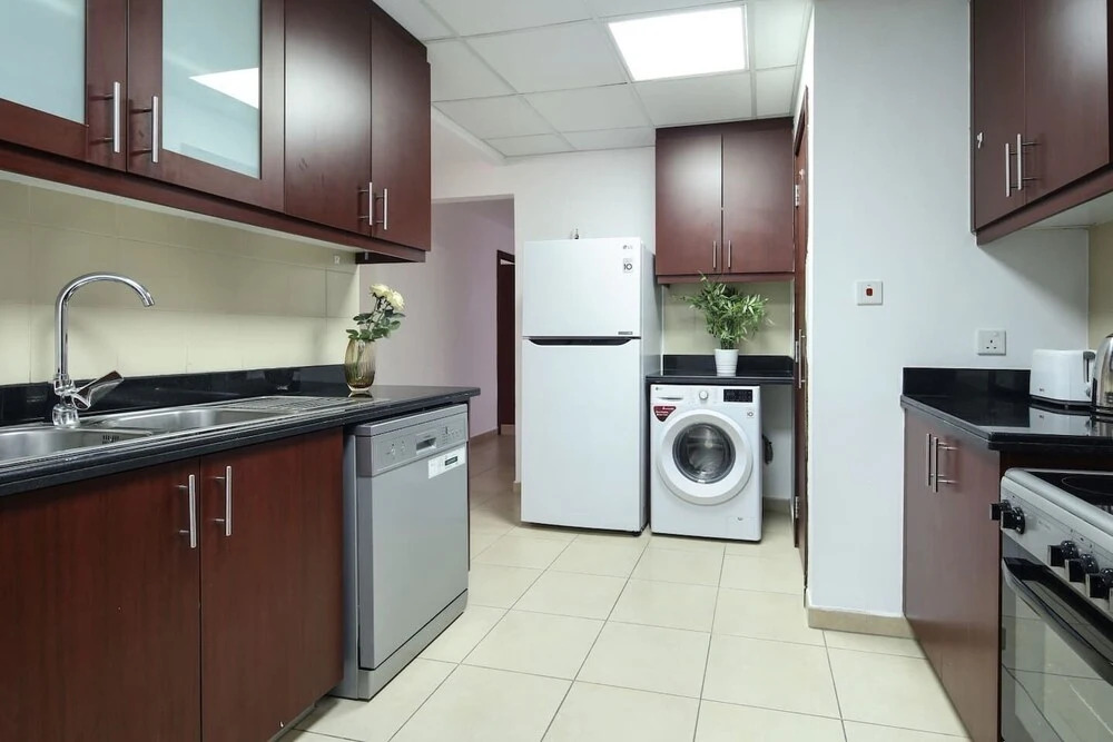 Дубай: 2BR in JBR w/ Mesmerizing Marina Views! Sleeps 6!