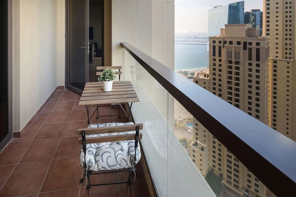 Дубай: 2BR in JBR w/ Mesmerizing Marina Views! Sleeps 6!