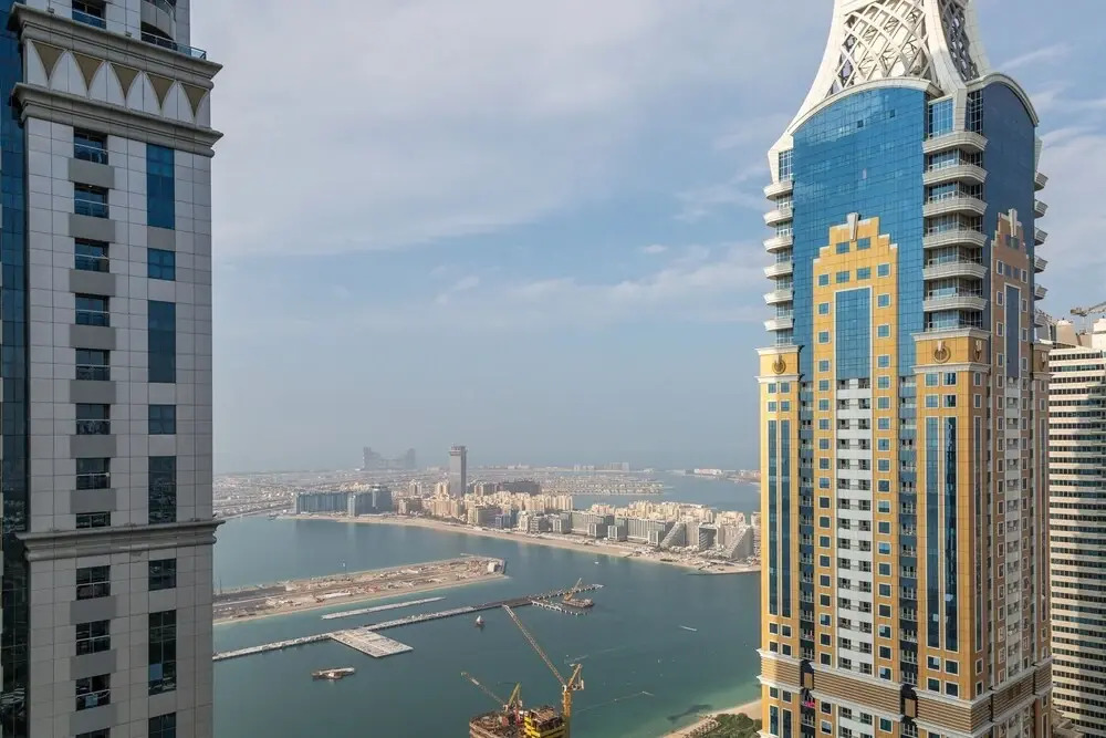 Дубай: Grand 3BR in Dubai Marinas Majestic Skyscraper!