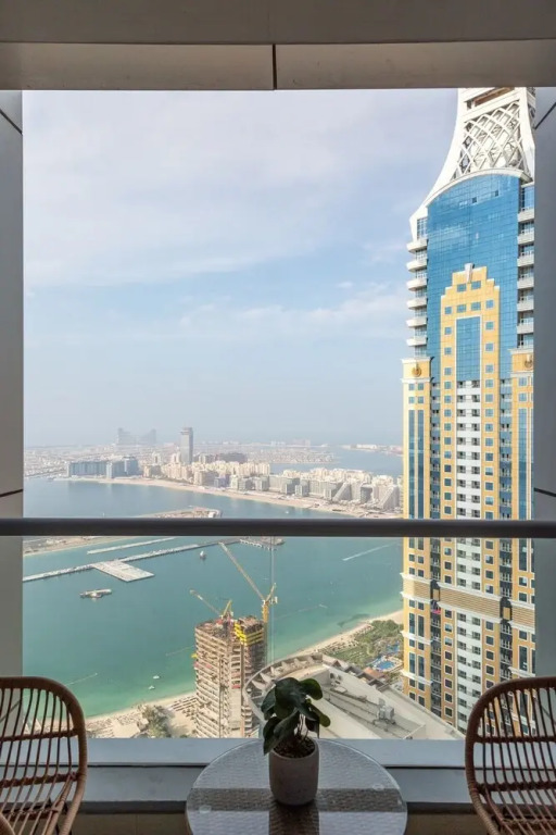 Grand 3BR in Dubai Marinas Majestic Skyscraper! — фото 2