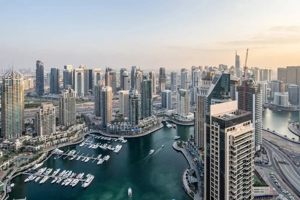 Дубай: 2BR Modern Luxury Masterpiece in Dubai Marina!