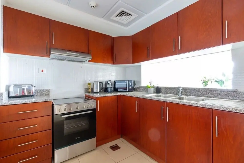 Bright and Sassy 1BR in JLT - Near the Metro! — фото 3