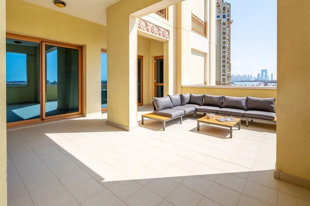 Дубай: Distinctively Sophisticated 3BR Apartment in Palm Jumeirah