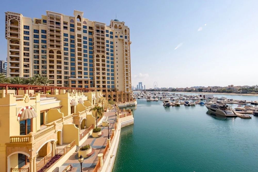 Дубай: Distinctively Sophisticated 3BR Apartment in Palm Jumeirah