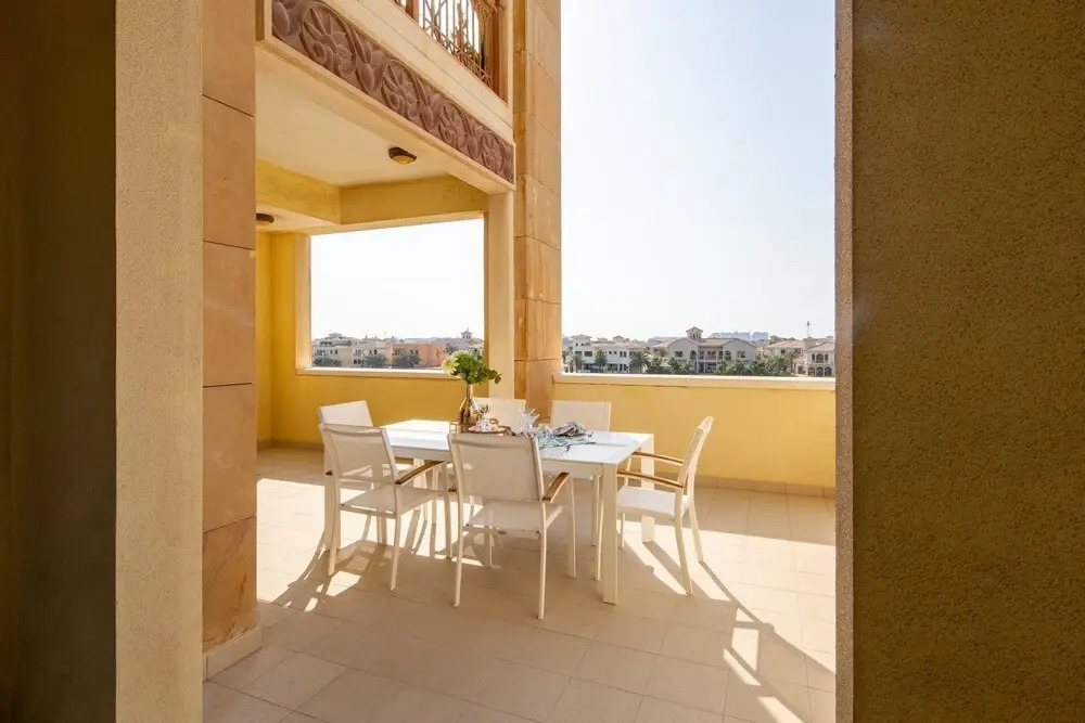 Дубай: Distinctively Sophisticated 3BR Apartment in Palm Jumeirah