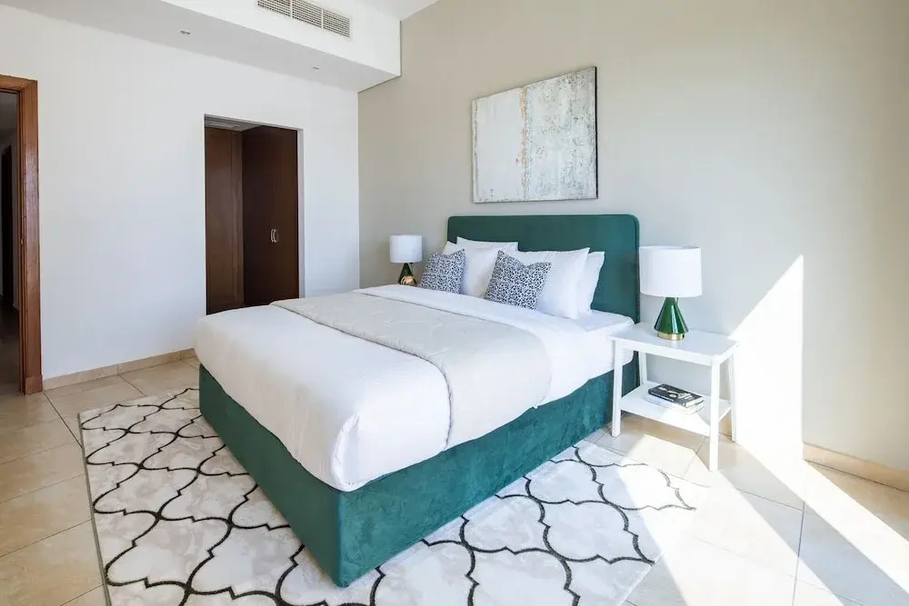 Дубай: Distinctively Sophisticated 3BR Apartment in Palm Jumeirah
