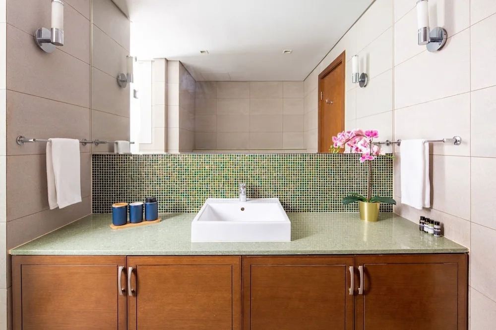 Дубай: Distinctively Sophisticated 3BR Apartment in Palm Jumeirah