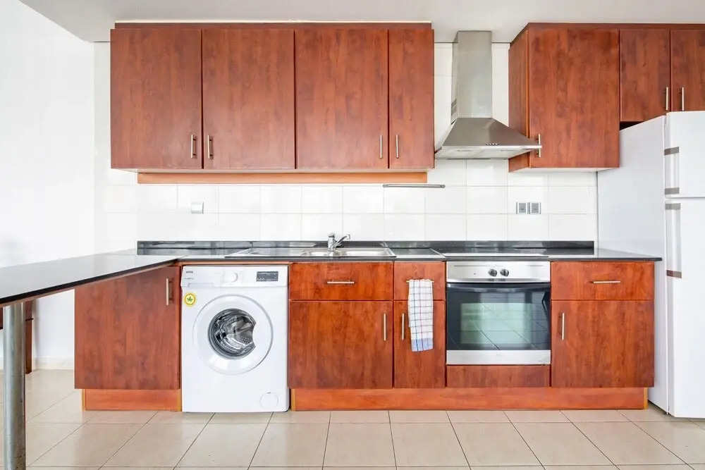 Дубай: Breathtaking Views From This Spacious 1BR Apartment in JLT