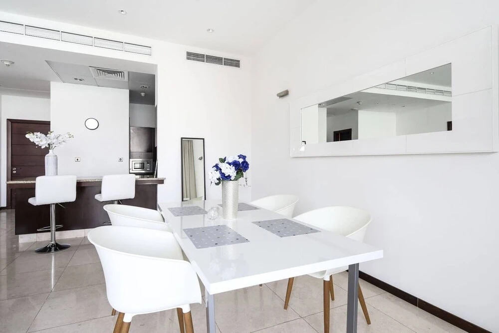 Дубай: Beachfront 1BR in Tiara - Gorgeous Sea Views!