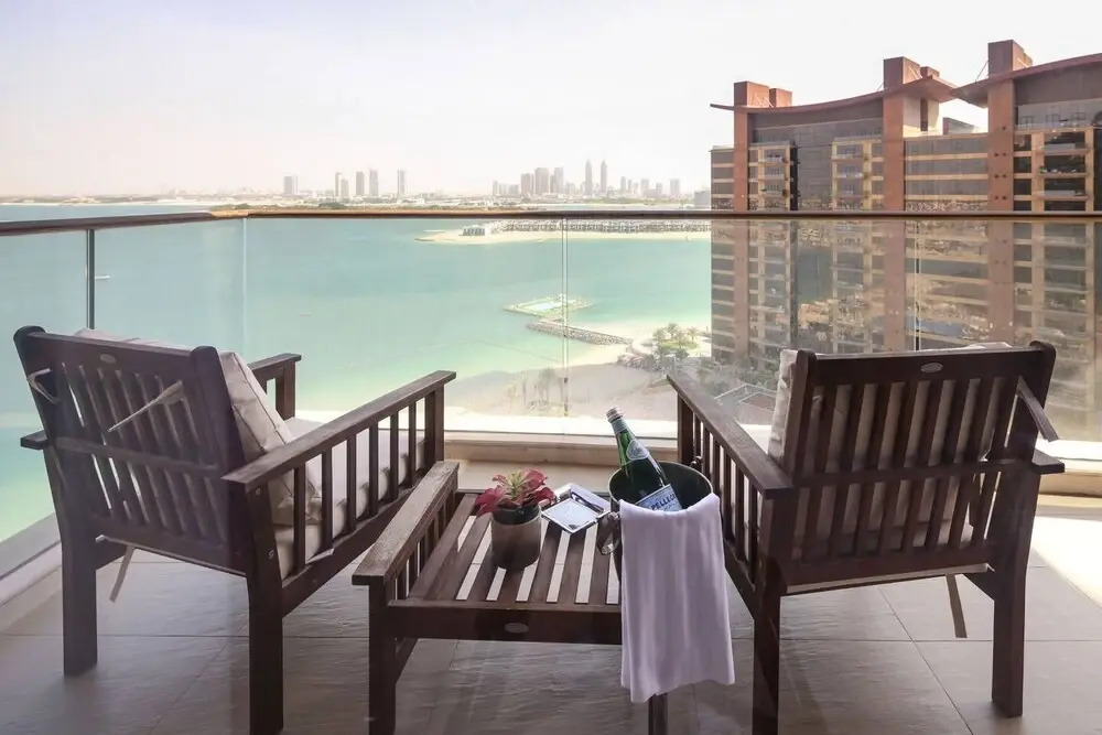 Beachfront 1BR in Tiara - Gorgeous Sea Views! — фото 2