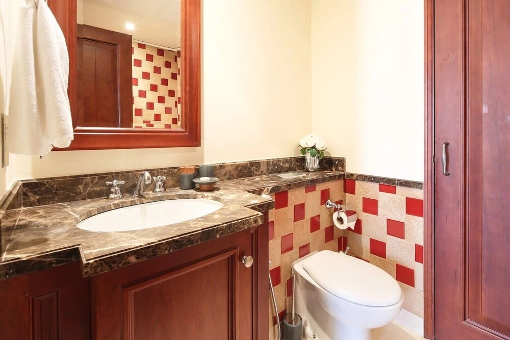 Дубай: Delightful 1BR in Magical Old Town Dubai!