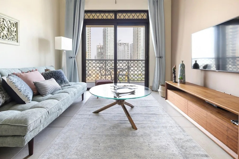 Дубай: Delightful 1BR in Magical Old Town Dubai!