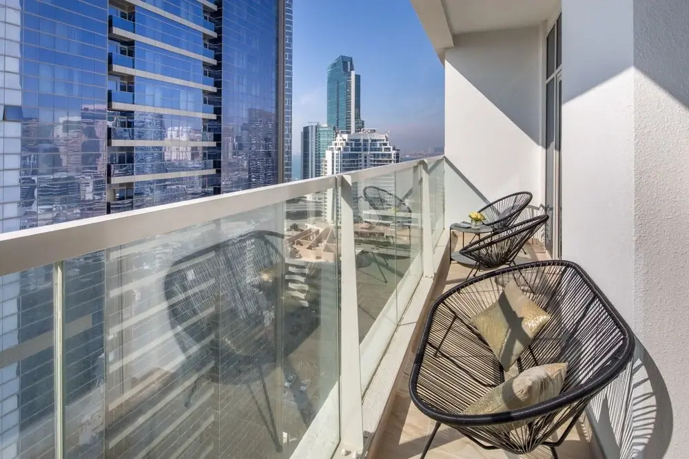 Cozy And Dazzling 1BR in Dubai Marina — фото 2