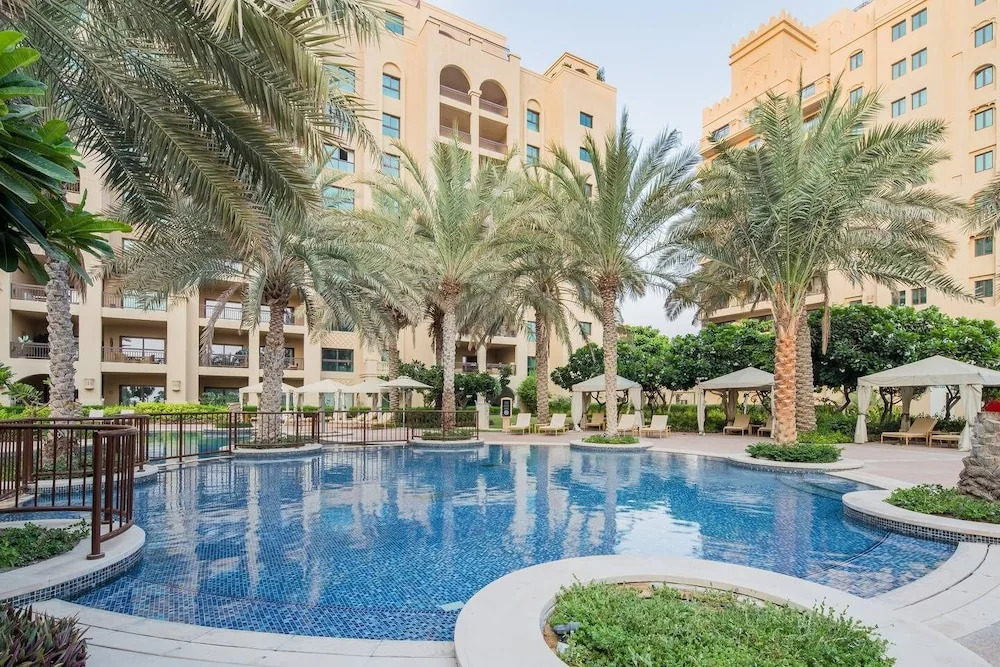 Дубай: Direct Beach Access! - Luxurious 1BR in Fairmont