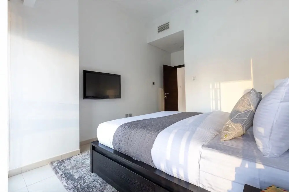 Дубай: Astonishing 1BR in Fabulous Cayan Tower