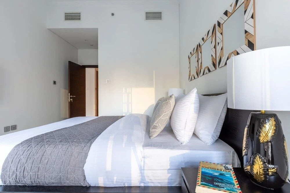 Дубай: Astonishing 1BR in Fabulous Cayan Tower