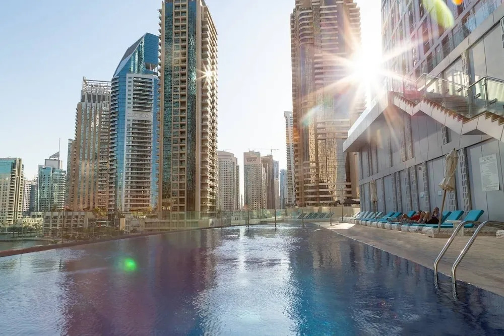 Дубай: Astonishing 1BR in Fabulous Cayan Tower