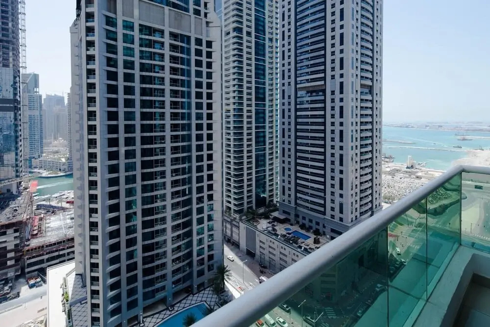 Bright + Spacious 1BR in Dubai Marina — фото 2
