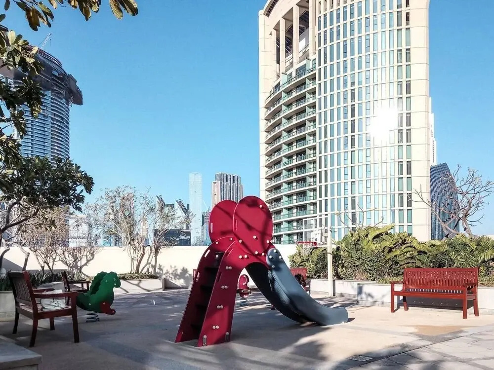 Дубай: Impressive 3BR Loft in Downtown Dubai!