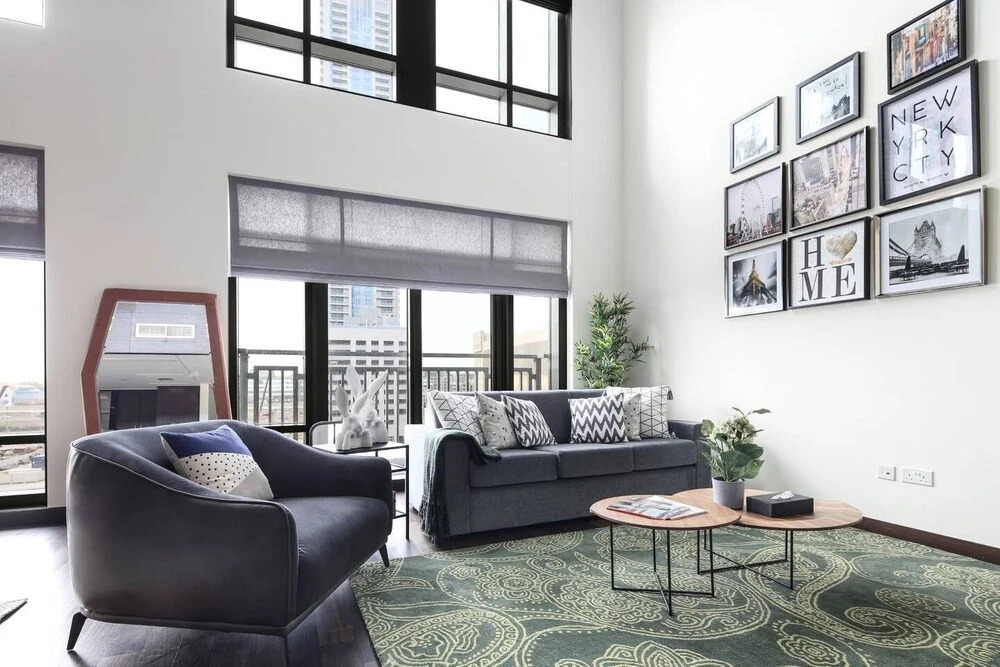 Дубай: Impressive 3BR Loft in Downtown Dubai!