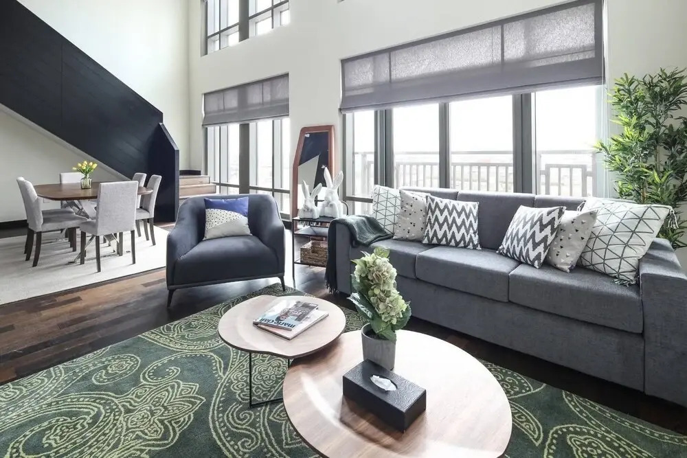 Дубай: Impressive 3BR Loft in Downtown Dubai!